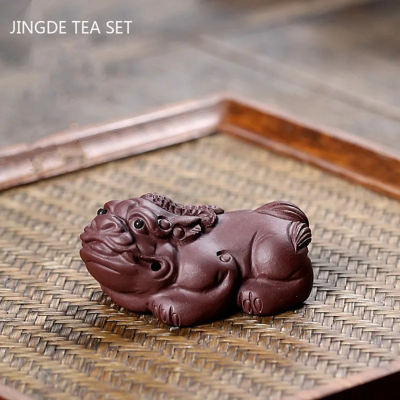 1 ADET Butik El Yapımı Mor Kil Çay Pet Çin Şanslı Pixiu Hayvan Heykeli Süsler Çay Heykelcik El Sanatları Çay Seti Dekorasyon