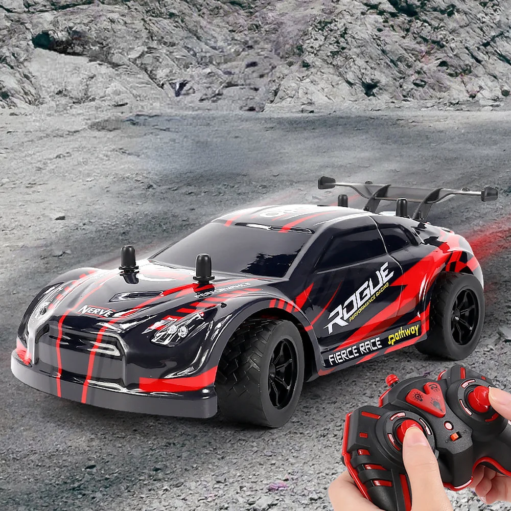 Simülasyon Rc araba uzaktan kumanda oyuncak 24G sprey sürüklenme yarış ışıkları yüksek hızlı spor araba çocuk oyuncak