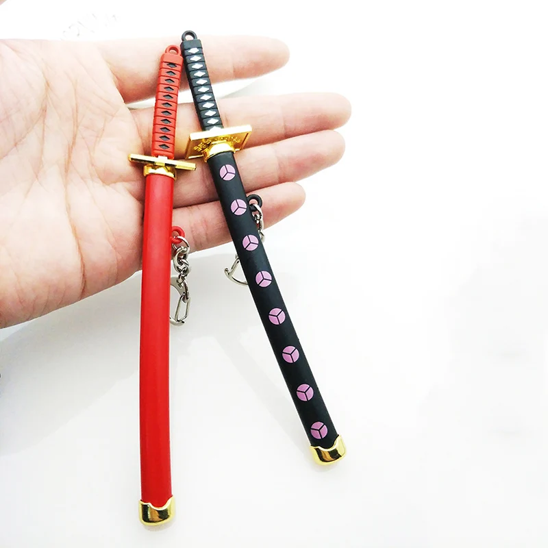 8 Stilleri Roronoa Zoro Kılıç Anahtarlık Kadın Erkek Toka Takım Tutucu Kın Katana Kılıç Araba Anahtarlıkları Hediye anahtar zincirleri Takı
