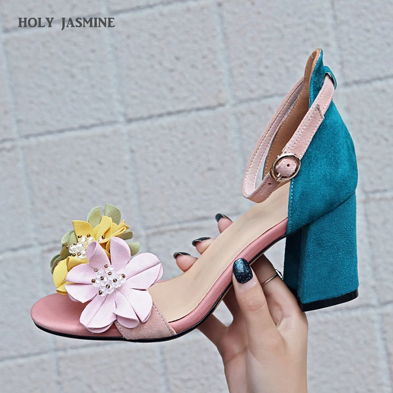 Kadın Çiçek Sandalet 2020 Yeni Yaz Gladyatör Hakiki deri ayakkabı Kadın Ayak Bileği Kayışı Yüksek Topuklu Karışık Renkler Düğün Ayakkabı