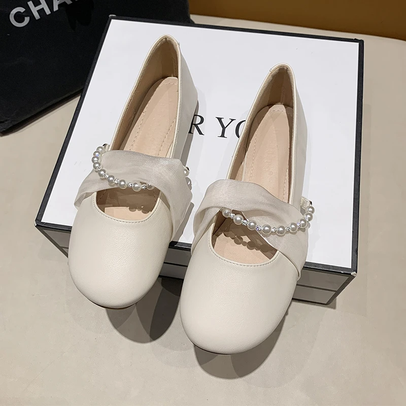 2022 Yaz Yeni Düşük topuklu Boncuklu Mary Jane kadın ayakkabısı Moda ve Rahat Mikrofiber Yuvarlak Kafa Sığ Ağız İns Tarzı