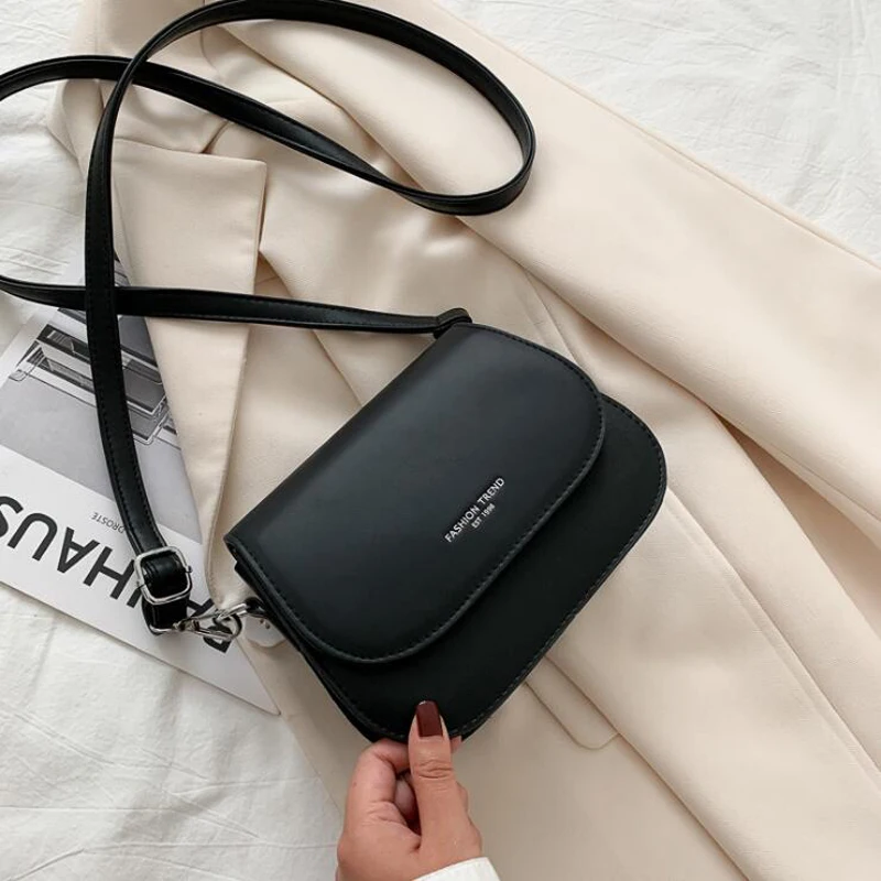 Moda Trendi Kadınlar için Crossbody Çanta 2022 Katı Flap omuzdan askili çanta tasarımcı çantaları ve Çantalar Küçük Kadın postacı çantası