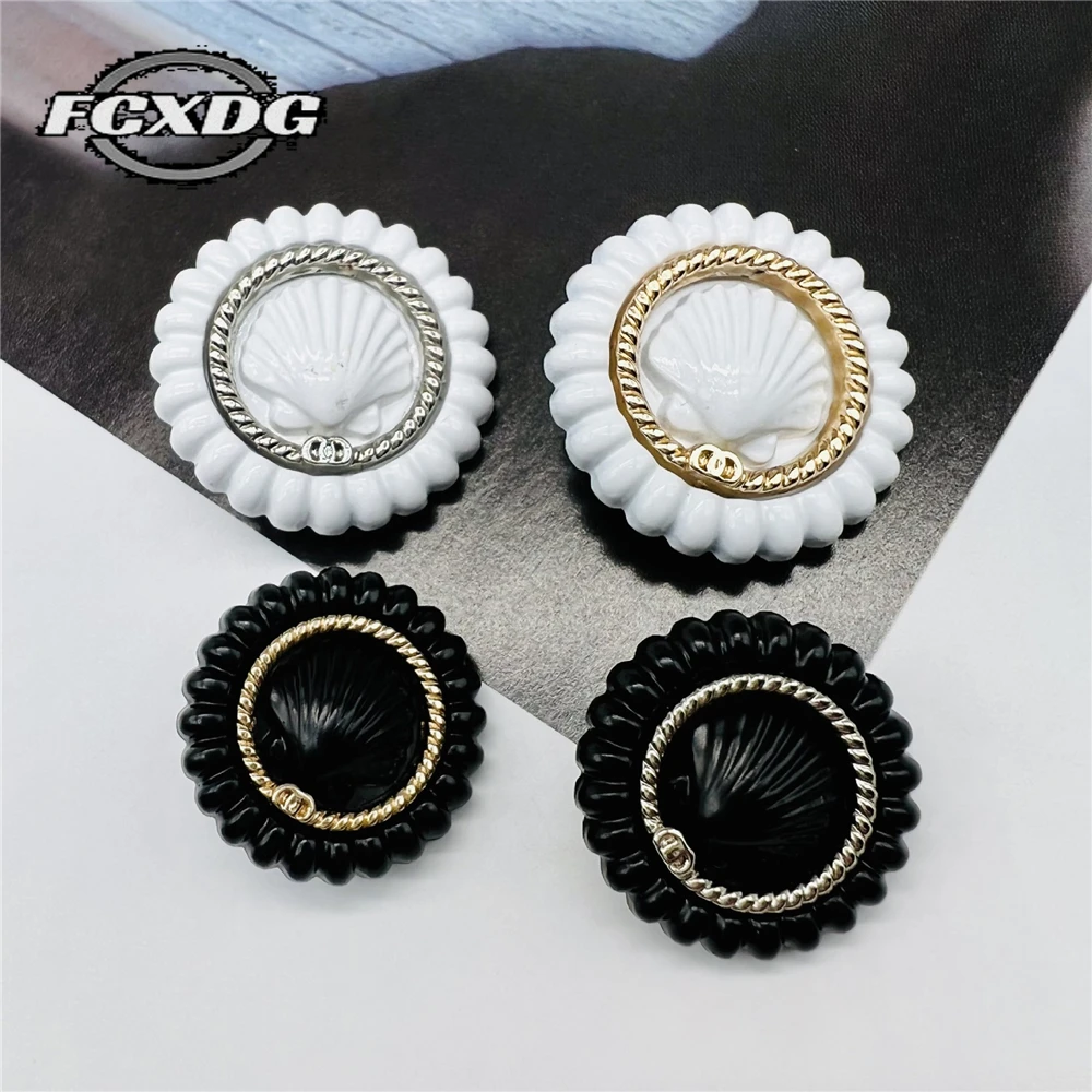 10 adet Moda Kabuk Tasarım Yuvarlak Metal Giyim Düğmeleri kadın Ceket Düğmeleri Dikiş Aksesuarları Siyah Giyim için Düğmeler