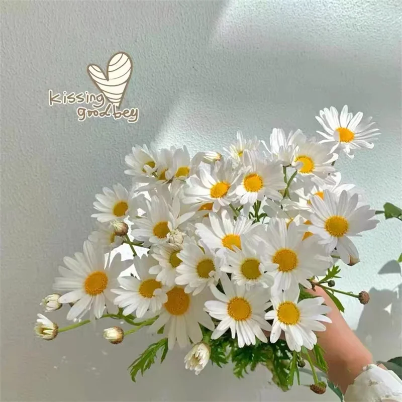 Chamomiles 15 Kafaları Ipek yapay çiçek Papatya Beyaz Sahte Çiçekler Odası Düğün Araba Masa Parti Hediyeler süslemeleri Dıy Buket