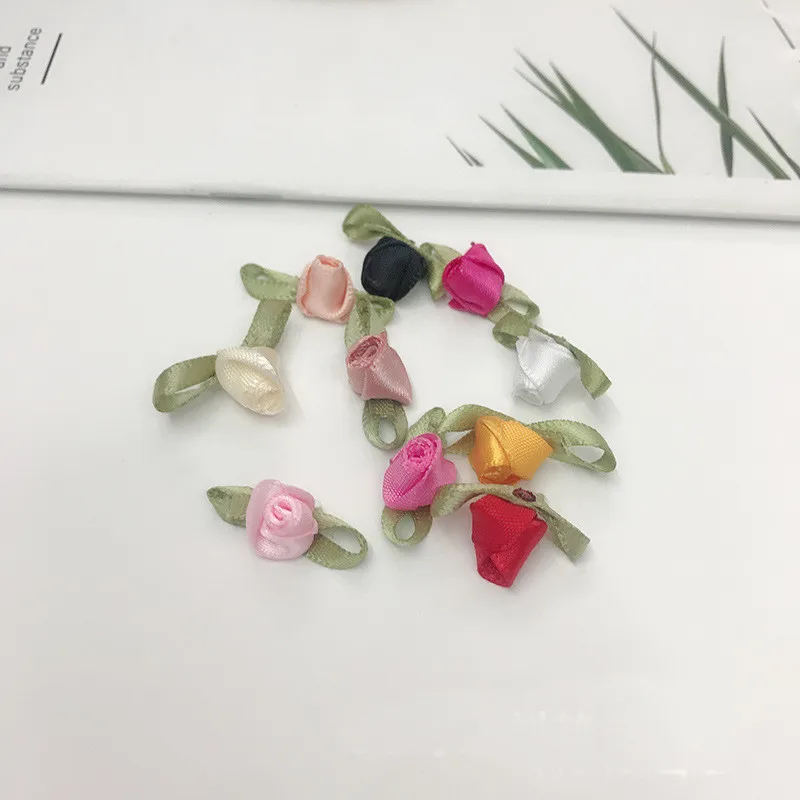 100 adet / grup 2 cm Polyester Şerit Yaprak Tomurcuk Küçük Gül El Yapımı Sevimli Çiçek Düğün Saç aksesuarları